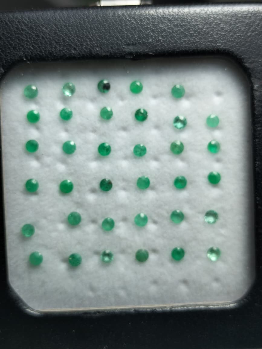 Lote 35 Unidades | Medida: 2.0 mm esmeraldas naturales