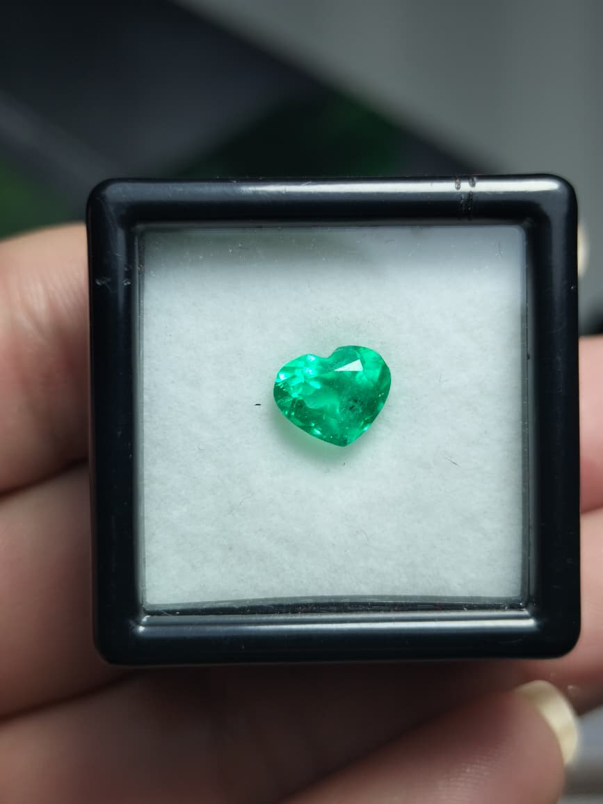 Esmeralda Talla Corazón 0,95 cts