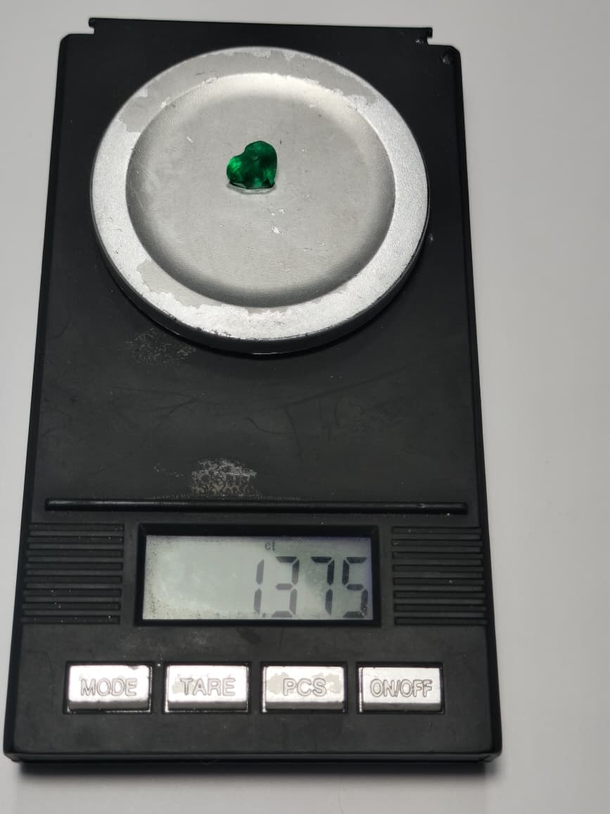 Esmeralda Talla Corazón de 1,37 cts